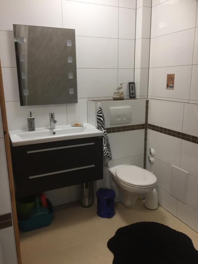 Unter Dem Dach Mit Parkplatz Apartment Bremen Ngoại thất bức ảnh