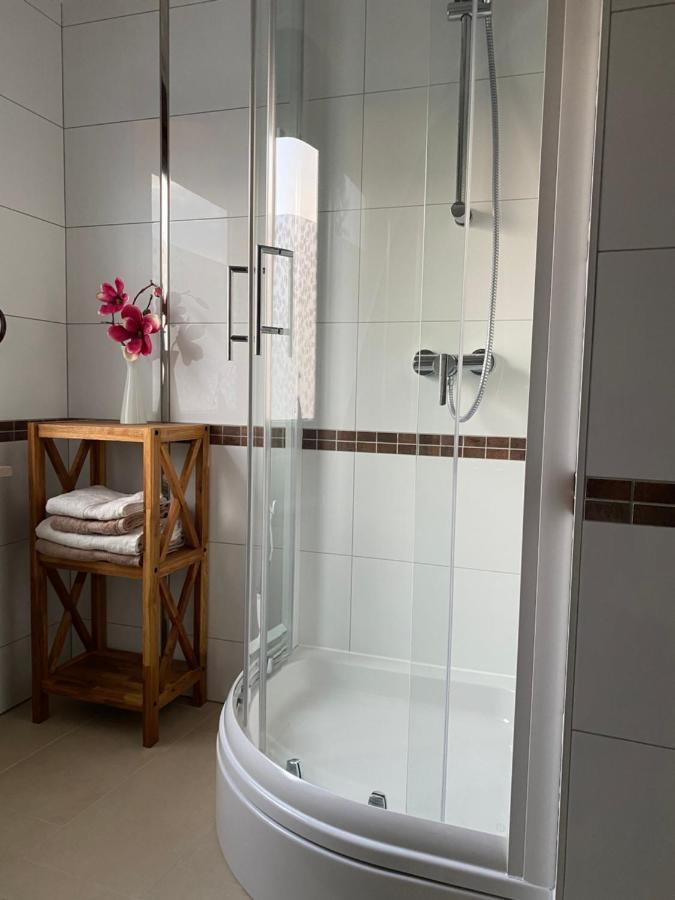 Unter Dem Dach Mit Parkplatz Apartment Bremen Ngoại thất bức ảnh