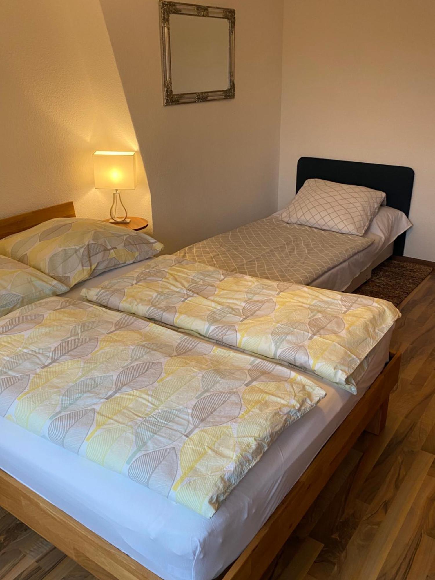 Unter Dem Dach Mit Parkplatz Apartment Bremen Ngoại thất bức ảnh